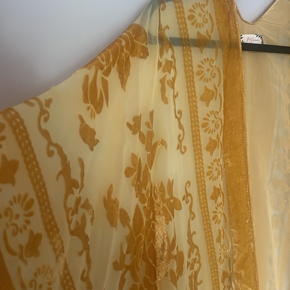 KIMONO - Picture 2 of 5